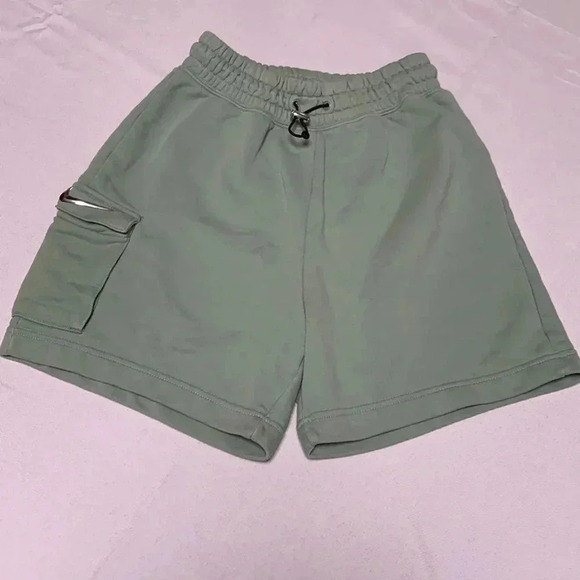 Nike Women’s NSW Swoosh Shorts Size XS- DA3487 066 - Picture 1 of 4